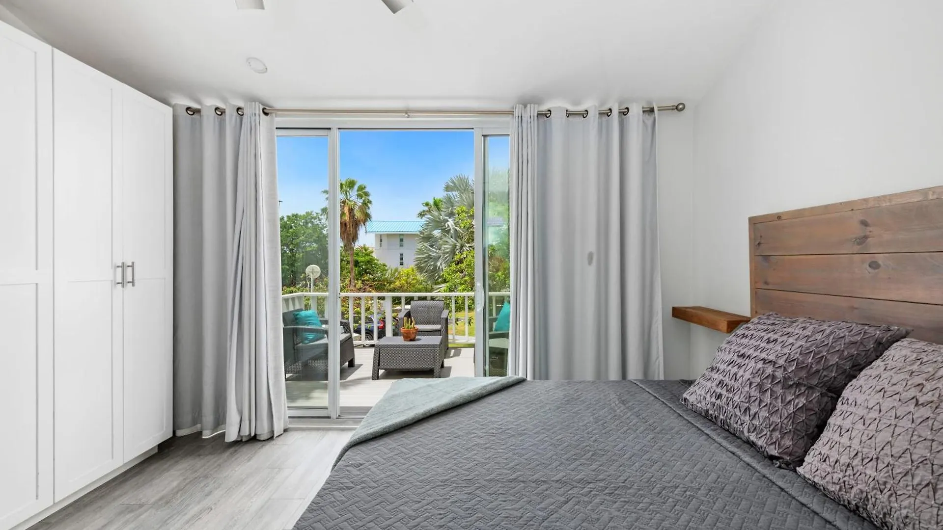 Beach Living At Island Pine Villas 'Bljw' George Town Apartmán